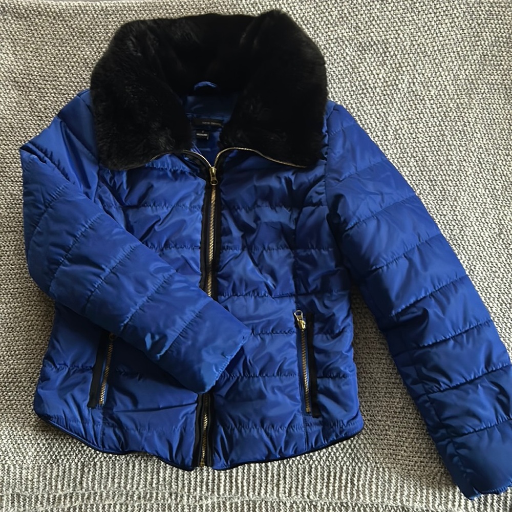 Gorgeous indigo Harve Benard puffer jacket with faux fur collar💙💙💙